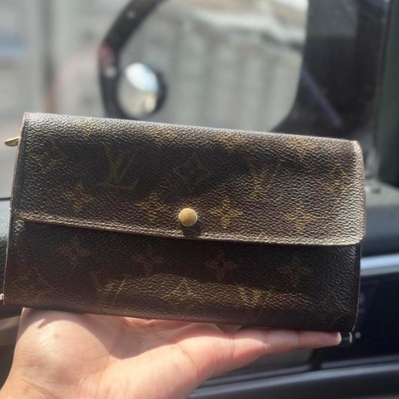 Authentic Louis Vuitton Brown long Sarah Monogram Wallet Certified - Picture 1 of 12